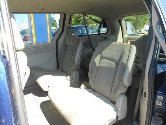 2006 Chrysler Town and Country Elk Conversion Van