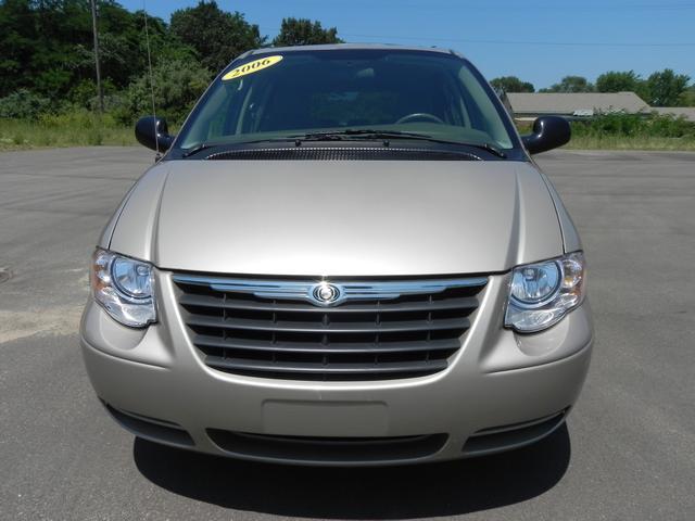 2006 Chrysler Town and Country 3.5