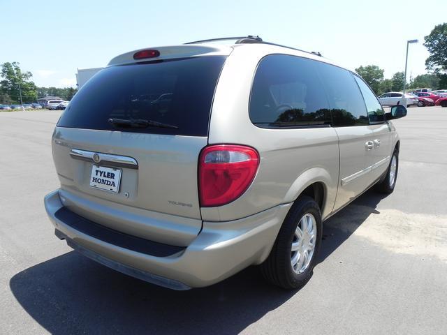 2006 Chrysler Town and Country 3.5