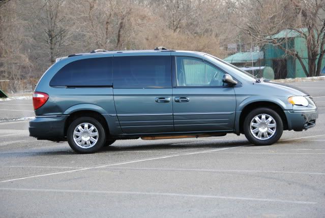 2006 Chrysler Town and Country SLT 25