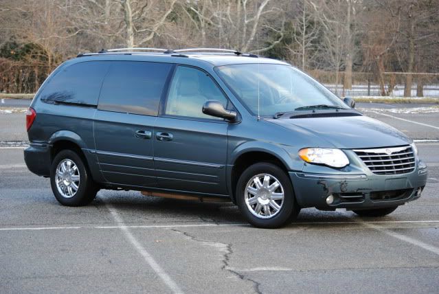 2006 Chrysler Town and Country SLT 25