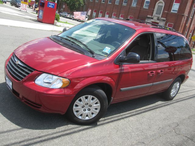 2006 Chrysler Town and Country Base