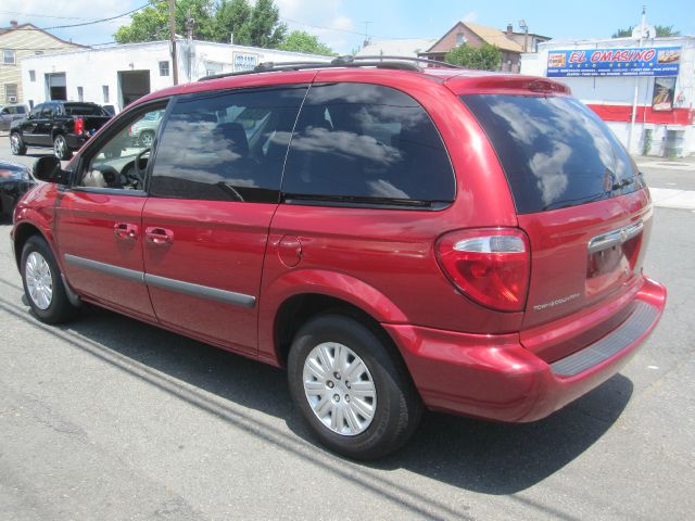 2006 Chrysler Town and Country Base