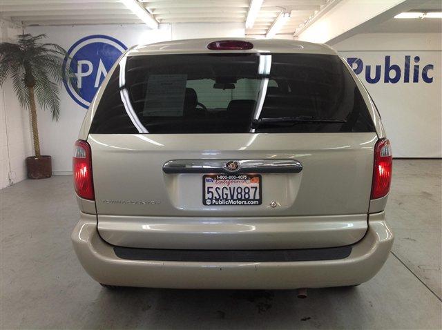 2006 Chrysler Town and Country Supercab 139 XLT 4WD