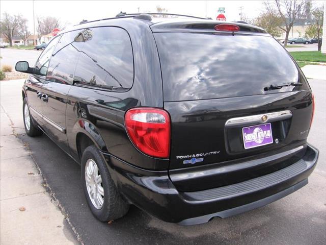 2006 Chrysler Town and Country 3.5