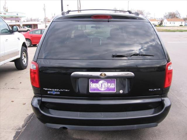 2006 Chrysler Town and Country 3.5