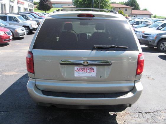 2006 Chrysler Town and Country 3.5