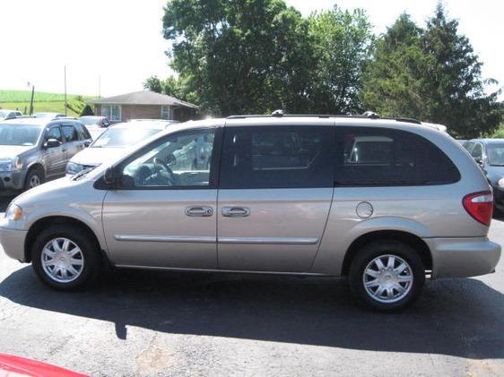 2006 Chrysler Town and Country 3.5