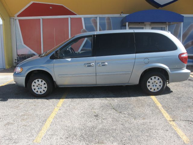 2006 Chrysler Town and Country Elk Conversion Van