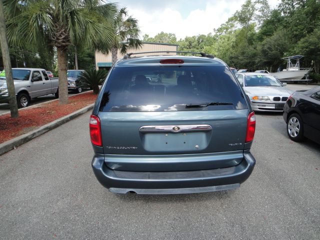 2006 Chrysler Town and Country 3.5