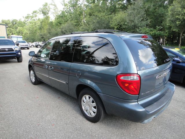 2006 Chrysler Town and Country 3.5