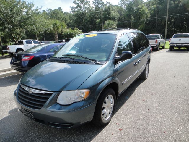 2006 Chrysler Town and Country 3.5