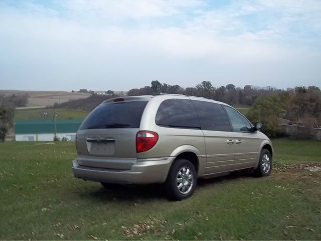 2006 Chrysler Town and Country SLT 25