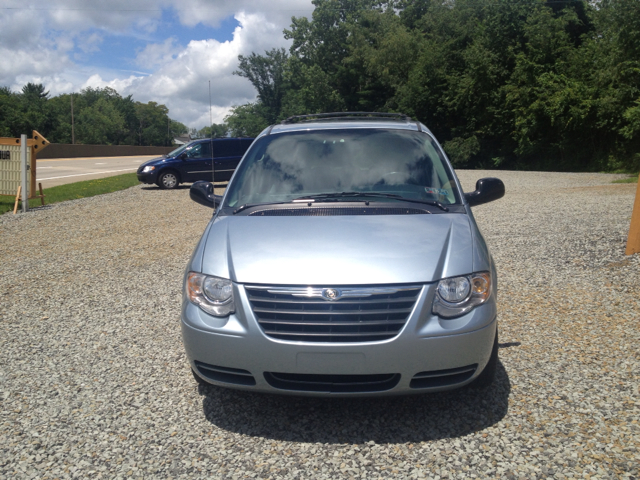 2006 Chrysler Town and Country 3.5