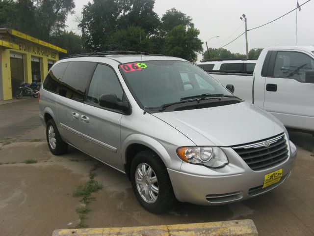 2006 Chrysler Town and Country 3.5