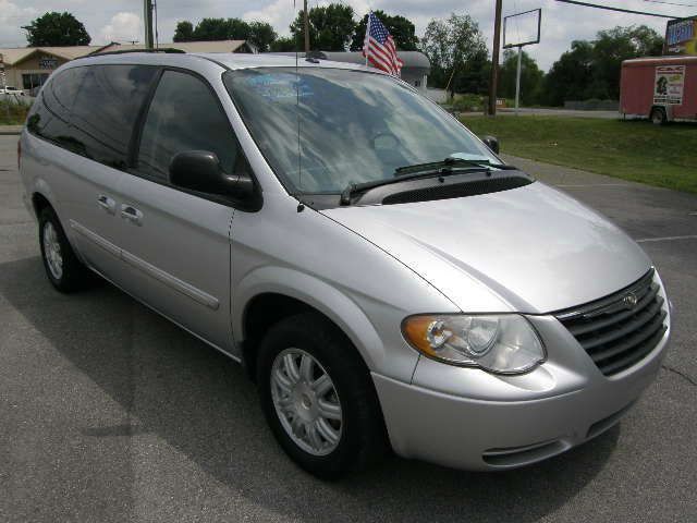 2006 Chrysler Town and Country 3.5