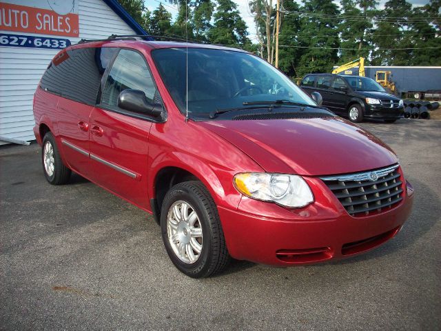 2006 Chrysler Town and Country 3.5