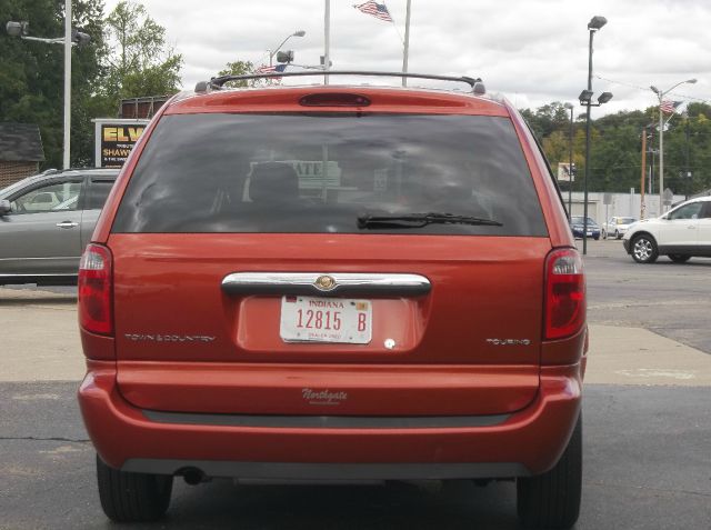 2006 Chrysler Town and Country 3.5