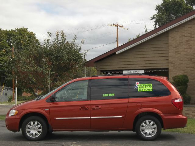 2006 Chrysler Town and Country 3.5