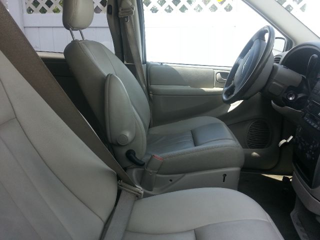 2006 Chrysler Town and Country 3.5