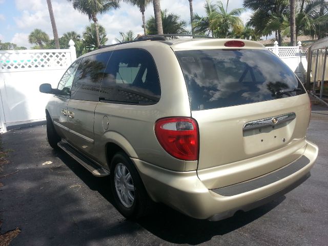 2006 Chrysler Town and Country 3.5