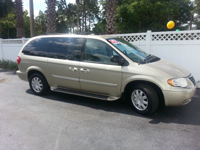 2006 Chrysler Town and Country 3.5