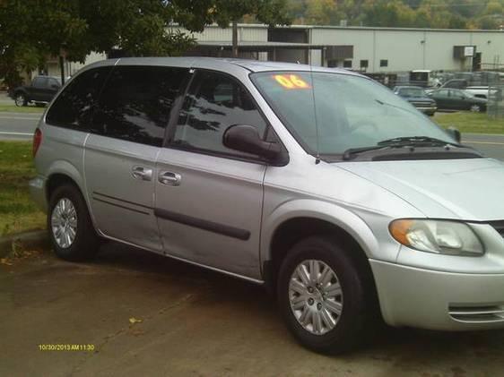 2006 Chrysler Town and Country Base