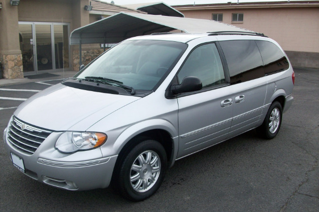 2006 Chrysler Town and Country 3.5