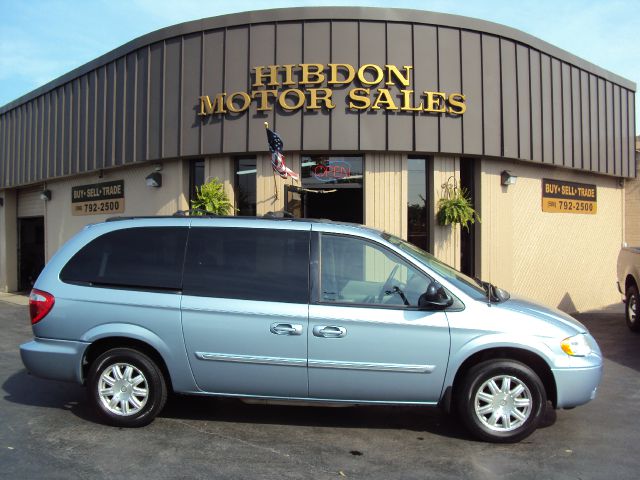 2006 Chrysler Town and Country 3.5