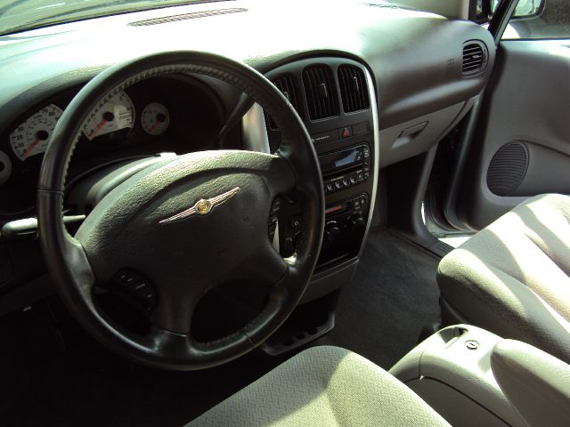 2006 Chrysler Town and Country 3.5