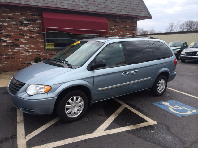 2006 Chrysler Town and Country 3.5