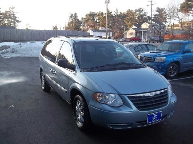 2006 Chrysler Town and Country 3.5