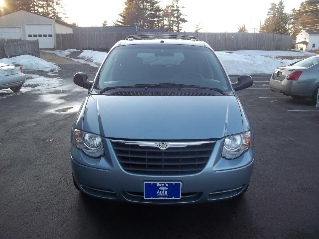 2006 Chrysler Town and Country 3.5