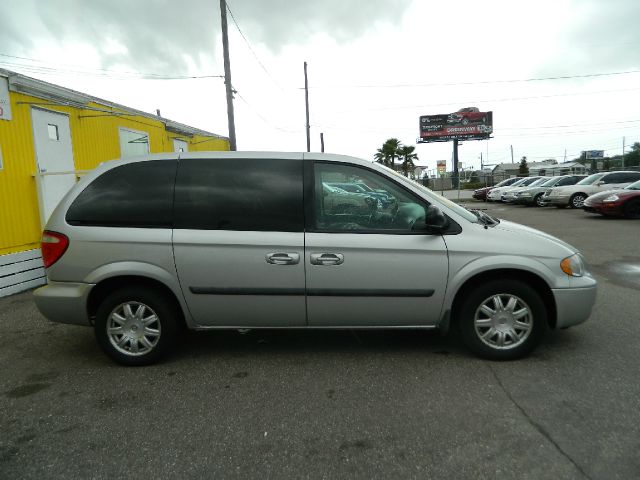 2006 Chrysler Town and Country Unknown