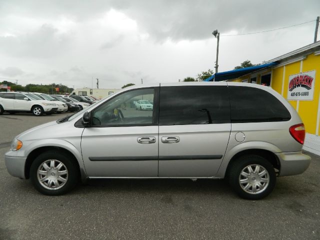 2006 Chrysler Town and Country Unknown