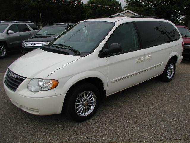 2006 Chrysler Town and Country 3.5