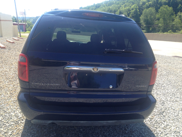 2006 Chrysler Town and Country 3.5