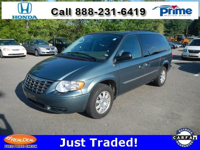 2006 Chrysler Town and Country 3.5