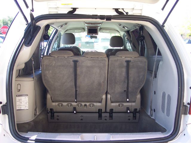 2006 Chrysler Town and Country 3.5