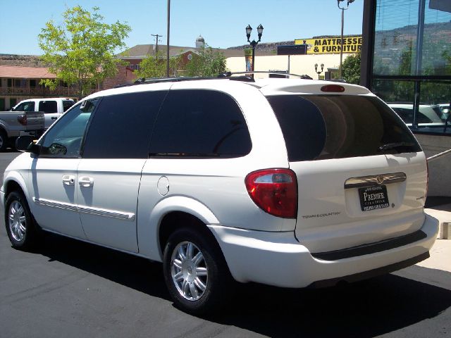 2006 Chrysler Town and Country 3.5