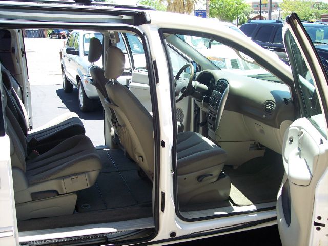 2006 Chrysler Town and Country 3.5