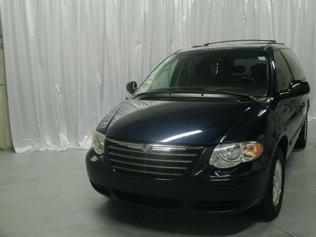 2006 Chrysler Town and Country Unknown