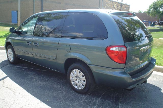 2006 Chrysler Town and Country Elk Conversion Van