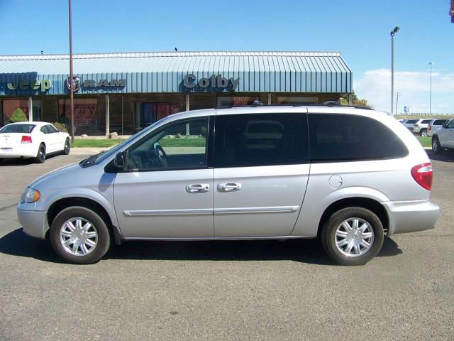 2006 Chrysler Town and Country 3.5