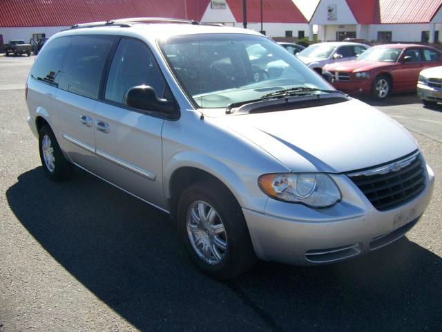 2006 Chrysler Town and Country 3.5