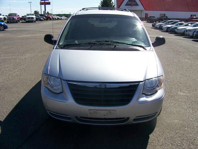 2006 Chrysler Town and Country 3.5