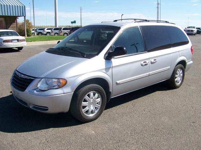 2006 Chrysler Town and Country 3.5