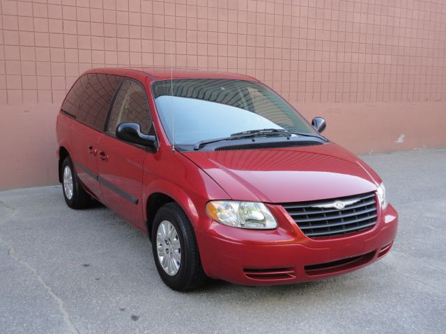 2006 Chrysler Town and Country 4X4 w/On Star