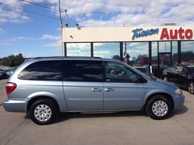 2006 Chrysler Town and Country Elk Conversion Van