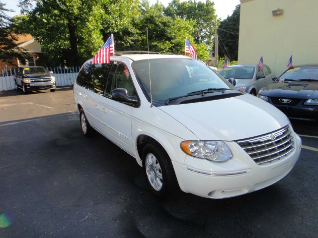 2006 Chrysler Town and Country 3.5